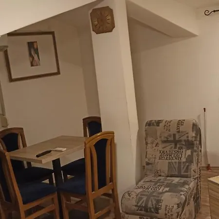 Apartament Athos Ni